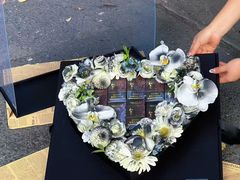 -何兮花店·气球派对鲜花店(马桥银春路万科城店)