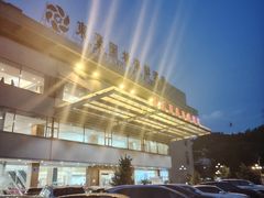 -东豪园林海鲜酒家(南港路辅路店)