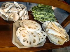 -九尺赵老四鲜鹅肠火锅