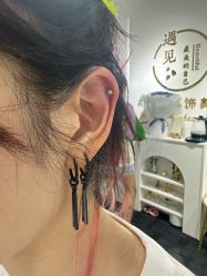 -AI艾耳·专业手工耳洞·穿孔美学馆