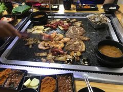 -小黑猪石板烤肉(美食街店)