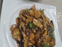 -老码头黑皮肘子锅包肉(赣水路店)
