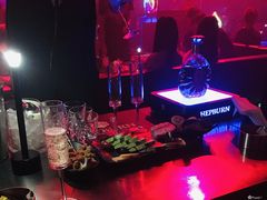 -简奥斯汀·赫本酒吧