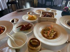 玻璃皮润烧乳鸽王-富力丽思卡尔顿酒店·丽轩中餐厅
