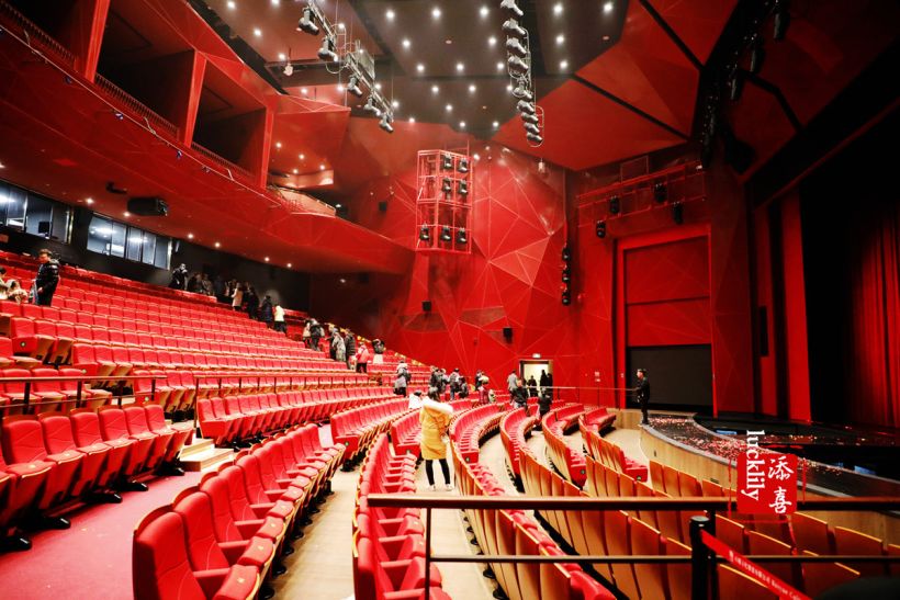 黄龙吐翠边上的这只漂亮"蝴蝶"终于华丽展翅!