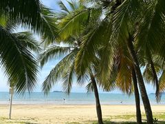 -三亚湾海居铂尔曼度假酒店