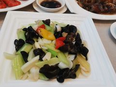 西芹百合炒木耳-东莞塘厦三正半山温泉酒店·汉宫中餐厅