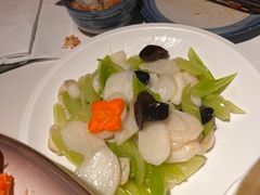 -八府香鸭·啫啫煲(华山路店)