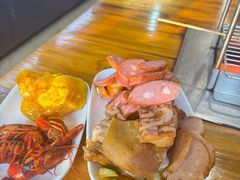 -哈尔滨小酒馆·鲜肉现穿自助烧烤(康新花园店)