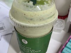 巴旦木牛油果酸奶奶昔-茉酸奶(松江开元地中海店)