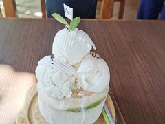 -Chom Cafe and Restaurant