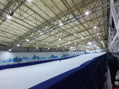 -乔波室内滑雪场