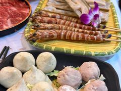 花胶云吞-鲜入围煮花胶鸡海鲜火锅