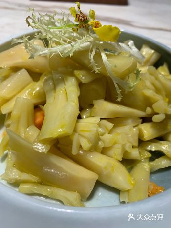 虾肉Q弹，味道真的很赞，每一只都很新鲜，个头也不小