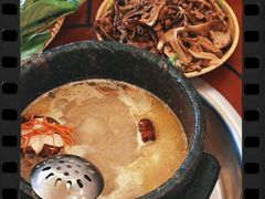 -鲁朗纳麦石锅鸡庄园