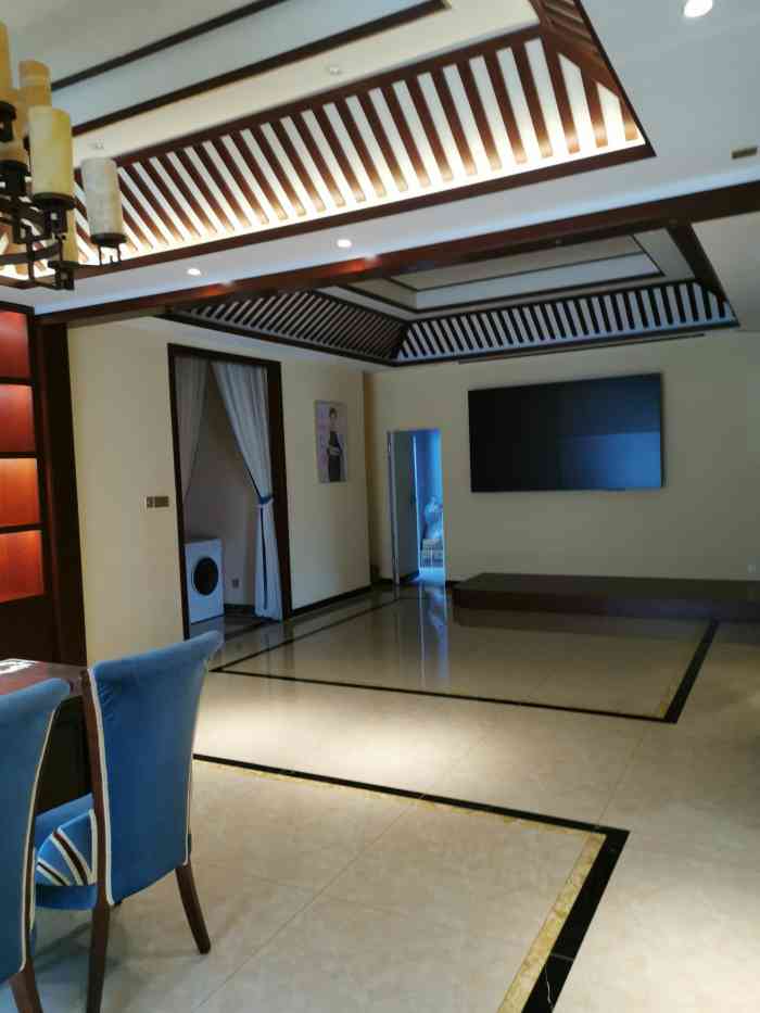 燕燕尊尚美容养生会所(洛社店)-"今日周末,早起送老公上班,中午接老公