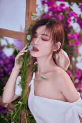-onlygirl摄影美学馆高端定制(江滩店)