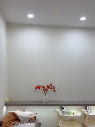 -苗方清颜专业祛痘·皮肤管理