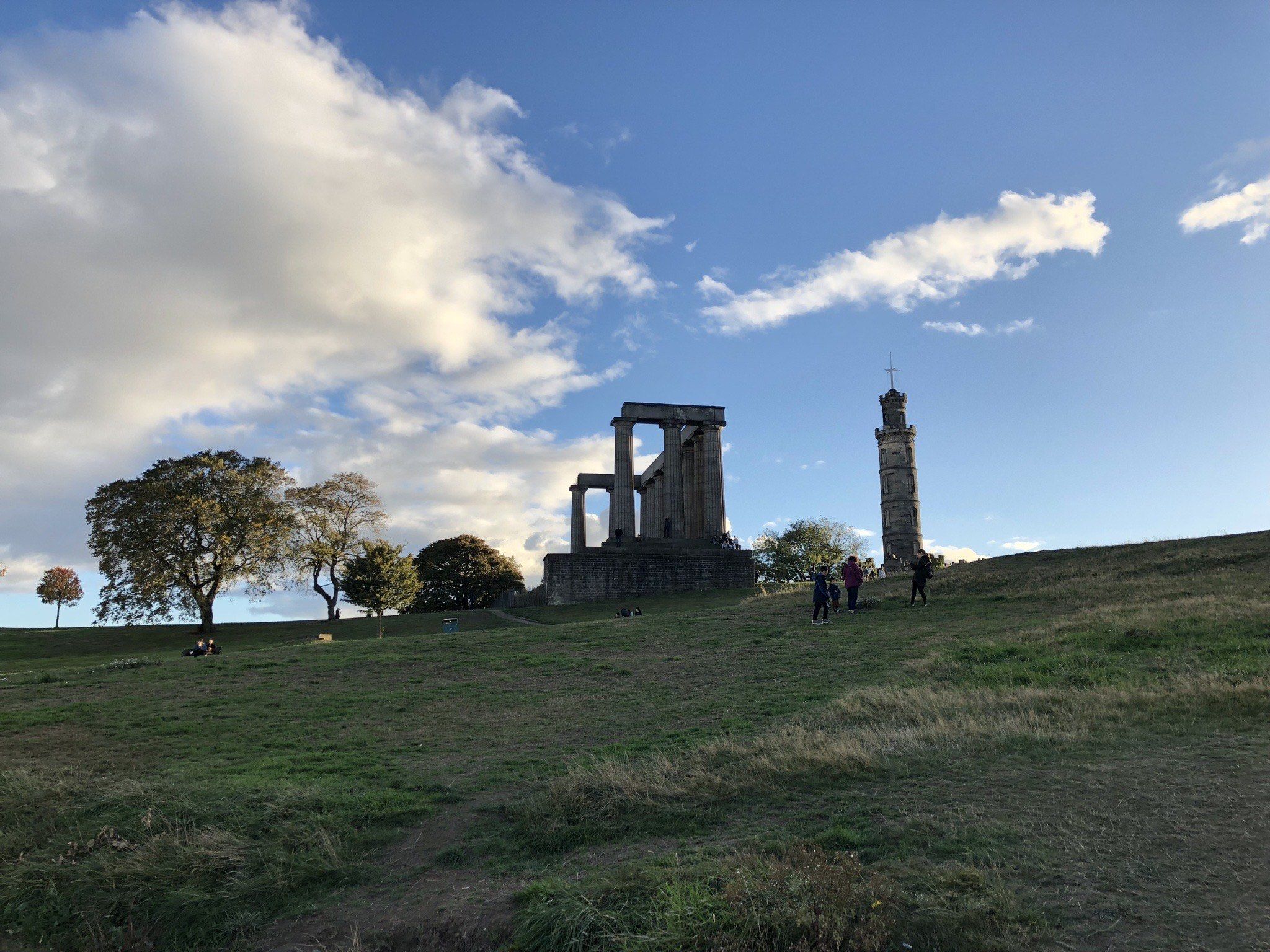 欣赏一下英国苏格兰首府爱丁堡卡尔顿山的优美风光之二