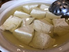 -石磨豆花家常菜·牦牛排土火锅