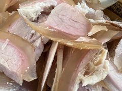 -黄利砖万峰林布依特色酸笋牛肉馆