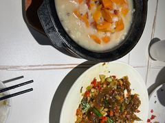 -阿瓦山寨·湘菜现炒·剁椒鱼头王(咸阳总店)