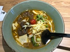 手切酸菜牛腱子面-陳八两面家(滨江天街店)