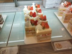 -花花卷卷·鲜食蛋糕(静安久光百货店)