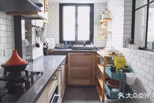 今日分享 厨房台面做成高低台才是厨房正确的打开方式吧