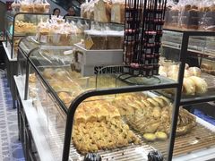 面包甜点陈列柜-面包新语(滨湖万达店)