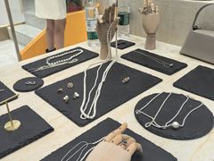 -Her Sight设计师女装集合店(静安华山路店)