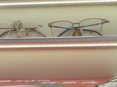 -爱视眸Eyeblling眼镜·依视路·蔡司镜片折扣店(百联南方商城购物中心)