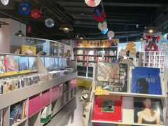-浣熊唱片店(上海影城店)