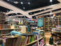 -新华书店(沙坪坝书城店)
