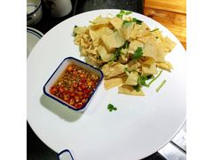 -挂旗柴锅鸡(蚌山区嘉年华店)