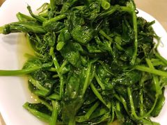 清炒豌豆尖-巴渝兄弟川菜(宽街店)