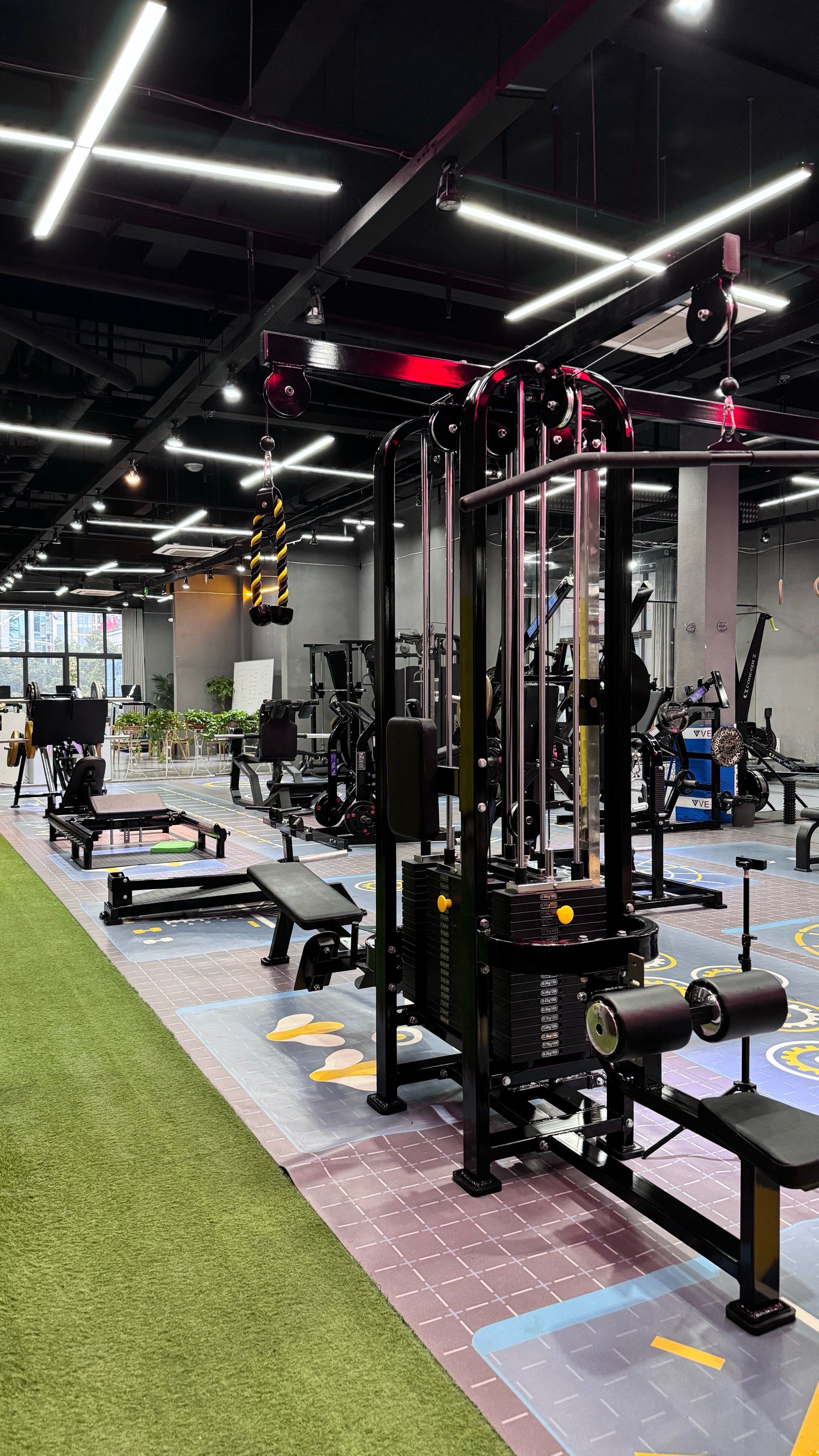 ve.fit健身房,环境干净整洁,器械多