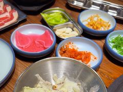 -明洞阿姨·韩式酱蟹烤肉·创意料理(三元桥店)