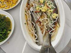 -丹水桥地锅鱼·翘嘴鲌·地方特色全鱼宴(丹江口大坝店)
