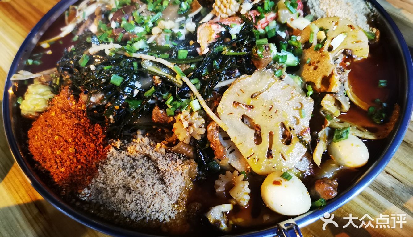 荤菜12一份,素菜五元,我觉得荤菜份量可以再大点