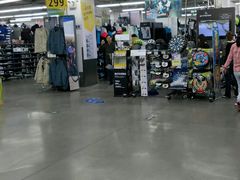 -迪卡侬(西三旗店)