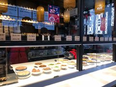 面包甜点陈列柜-新万鑫银丝面·非遗无锡味(惠山古镇店)