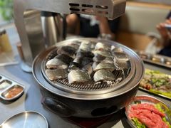 -围炉肉舍•炭烤活鳗•丹东海鲜烤肉(步行街店)