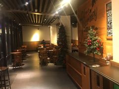 -星巴克(西藏路店)