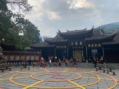 -峨眉山报国寺
