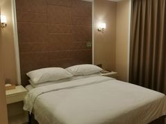 -维也纳酒店(苏州东方之门金鸡湖店)