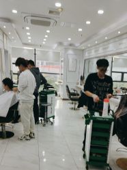 -镁连社·美联社