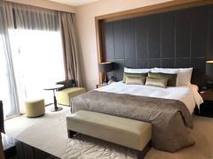 -上海滴水湖皇冠假日酒店