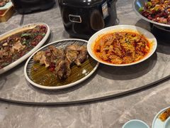 -有红鸡毛店·川菜(建设路店)