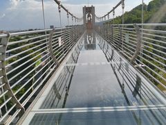 -客天下恐龙水晶玻璃桥